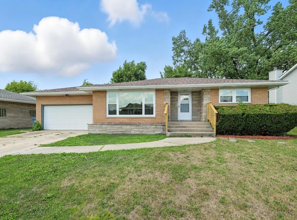 1420 W 54th Avenue, Merrillville, IN 46410