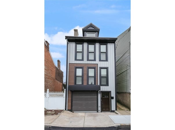 3822 Mintwood St, Lawrenceville, PA 15201