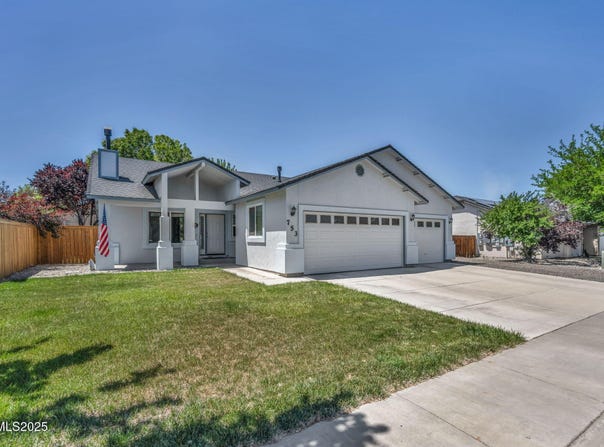 753 Divot Drive, Fernley, NV 89408