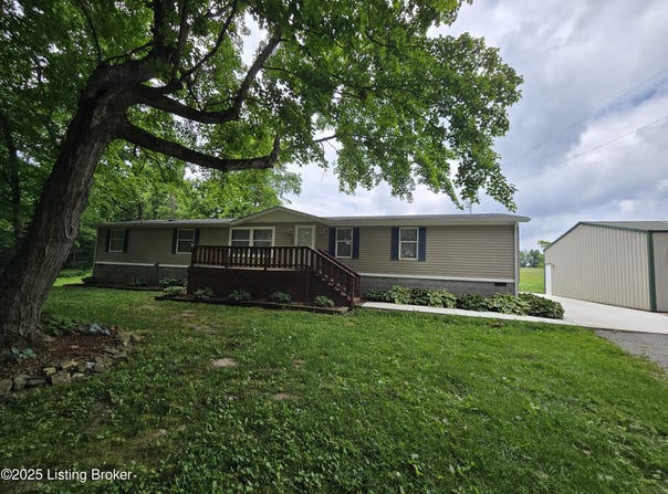 2131 Ridge Rd, Shepherdsville, KY 40165