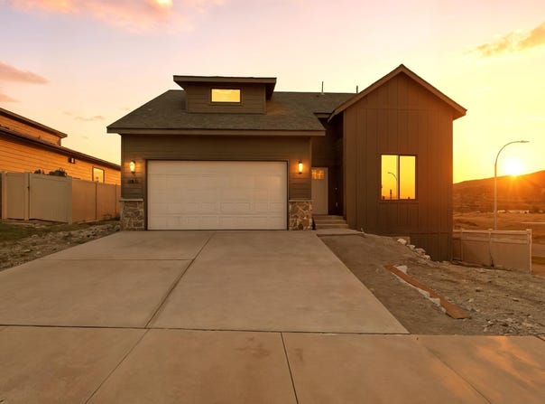 6631 Portrush Dr, Rathdrum, ID 83858