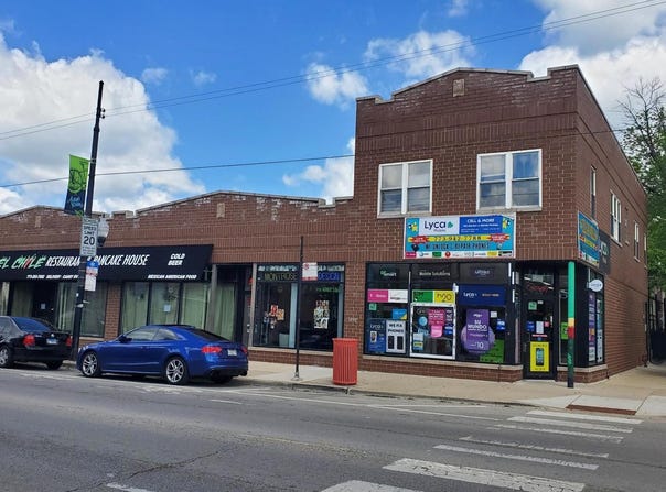 3034 W Montrose Avenue, Chicago, IL 60618