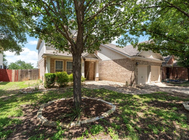 454 Fall Cir, Kyle, TX 78640