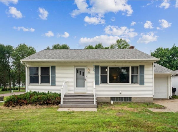 509 Park Street S, Fairfax, MN 55332