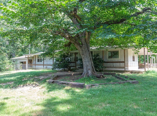 5770 Hwy 71 S, Cove, AR 71937