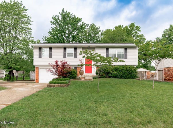 7404 King William Ct, Louisville, KY 40214
