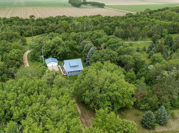 47553 319th St, Elk Point, SD 57025