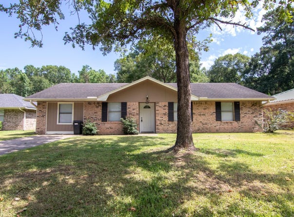 7817 Walnut Dr, Lumberton, TX 77657