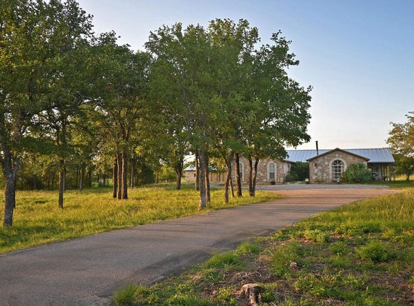 101 Stadium View Dr, Marble Falls, TX 78654