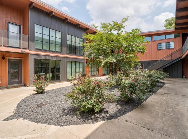 400 E 30th ST, Austin, TX 78705