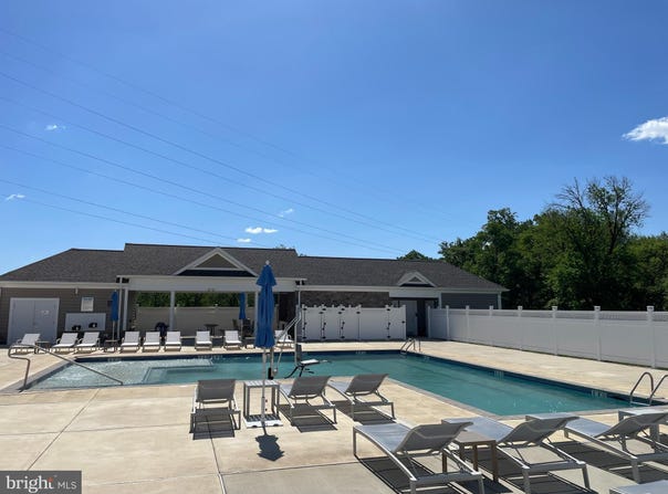 532 CHRISTIANA MANOR DRIVE, WEST GROVE, PA 19390