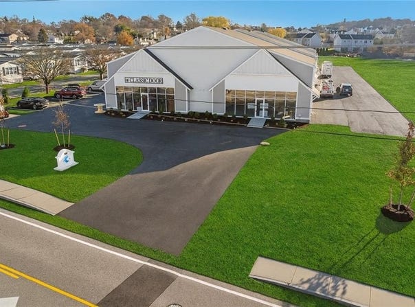 300 Coddington Highway, Middletown, RI 02842