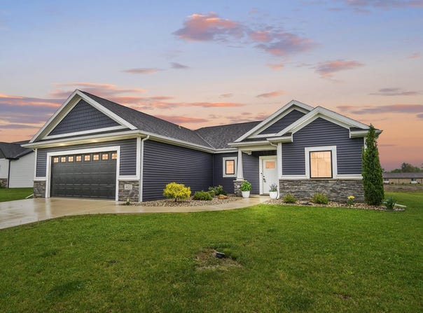 422 Westward Drive, Butler, IN 46721