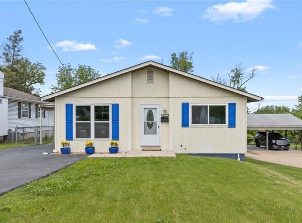 10547 Hobday Avenue, St Ann, MO 63074