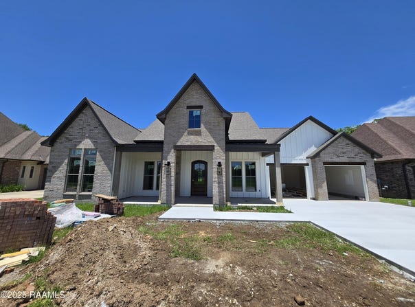 102 Henry James Court, Youngsville, LA 70592
