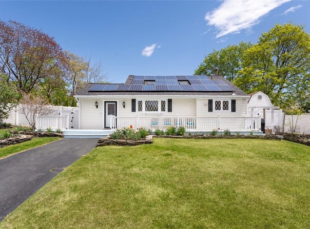18 Ontario Street, Port Jefferson Station, NY 11776