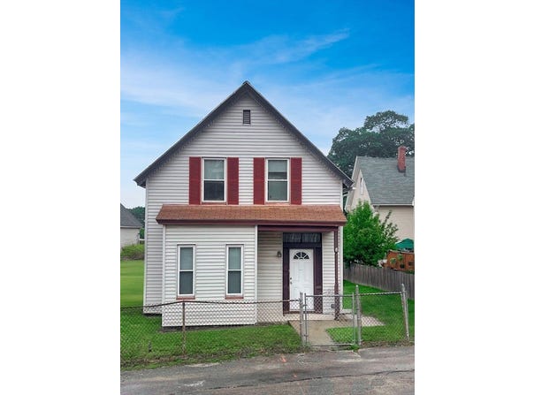 31 Waite St, Lowell, MA 01851