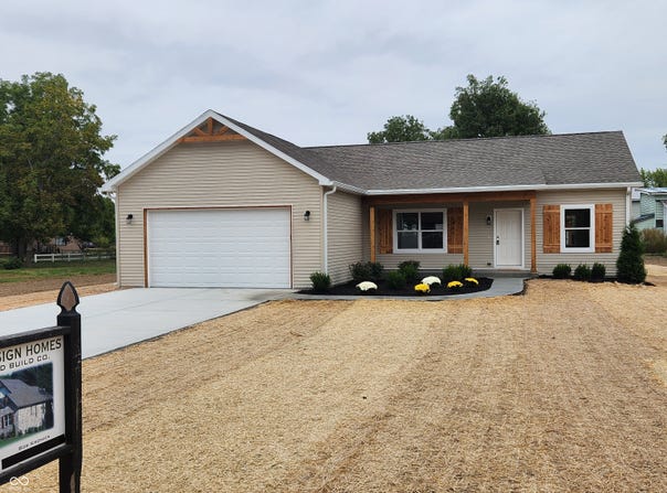 1309 N 8th Street, Elwood, IN 46036