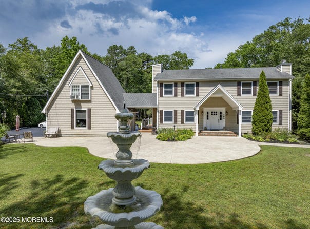 384 Hilliard Boulevard, Manahawkin, NJ 08050
