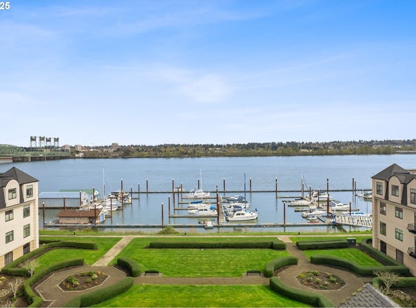 707 N HAYDEN ISLAND DR, Portland, OR 97217
