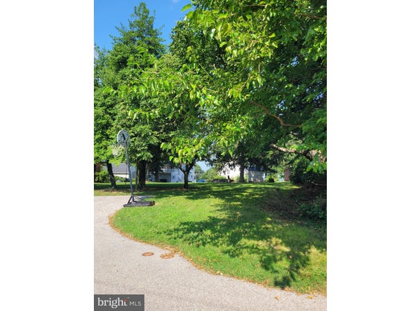42 COLONIAL AVENUE, WESTMINSTER, MD 21157