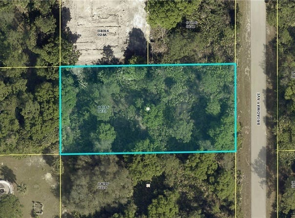 521 Broadway Avenue, Lehigh Acres, FL 33972