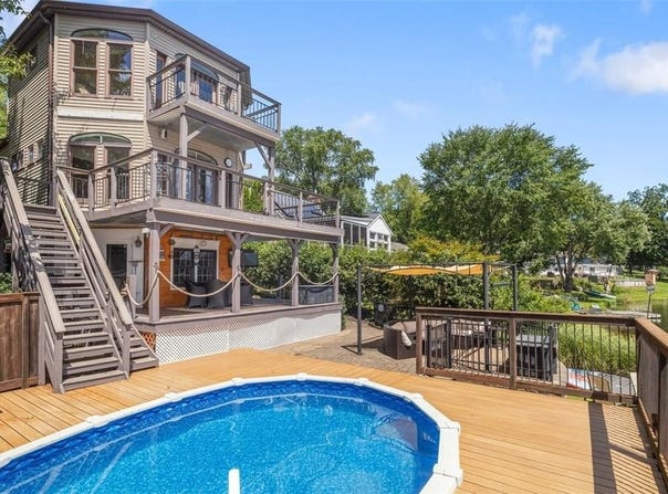 545 Shore Drive, New Windsor, NY 12553