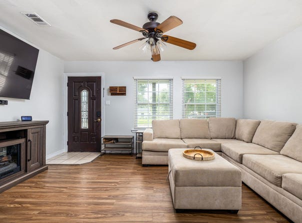 920 Haley Ave, Rockdale, TX 76567