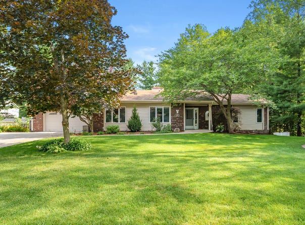 6330 Torrington Road, Kalamazoo, MI 49009
