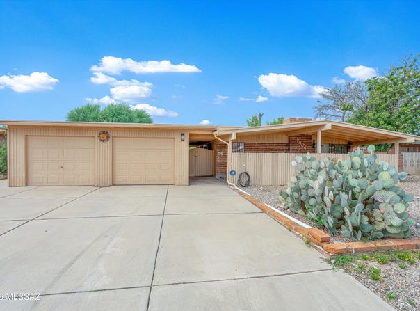 7018 E Kirkland Drive, Tucson, AZ 85710