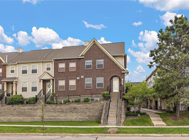 8262 Labont Way, Eden Prairie, MN 55344