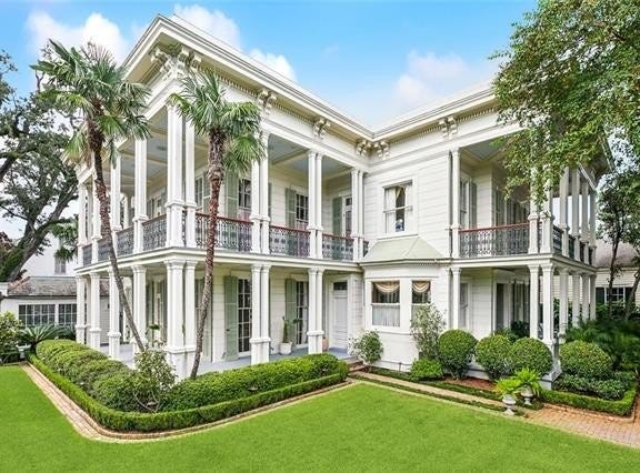 2425 COLISEUM Street, New Orleans, LA 70130