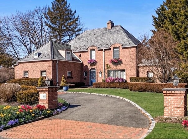 29 Pine Hill Road, Great Neck, NY 11020