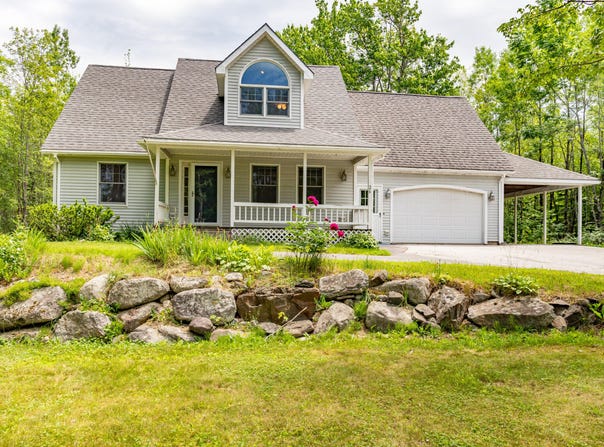 26 Spruce Street, Bucksport, ME 04416