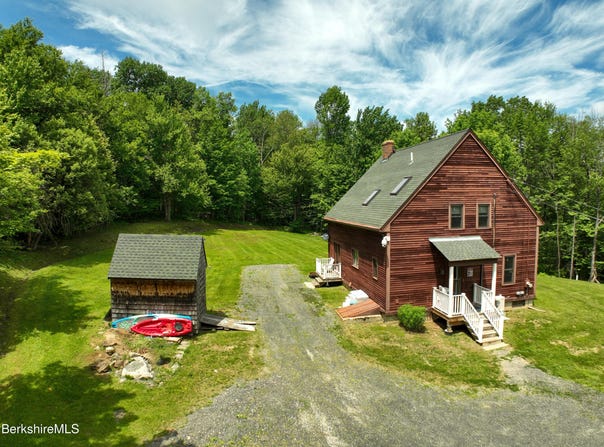 411 McNerney Rd, Becket, MA 01223