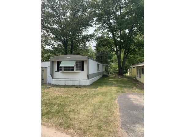 236 Dawns Lake, Iron Mountain, MI 49801