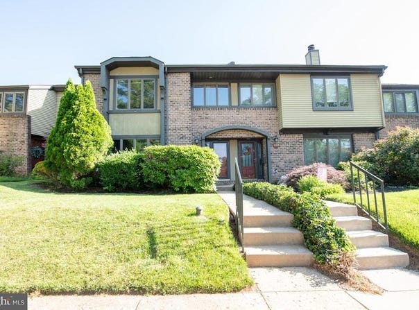 8 GARRISON PLACE, NEWTOWN, PA 18940
