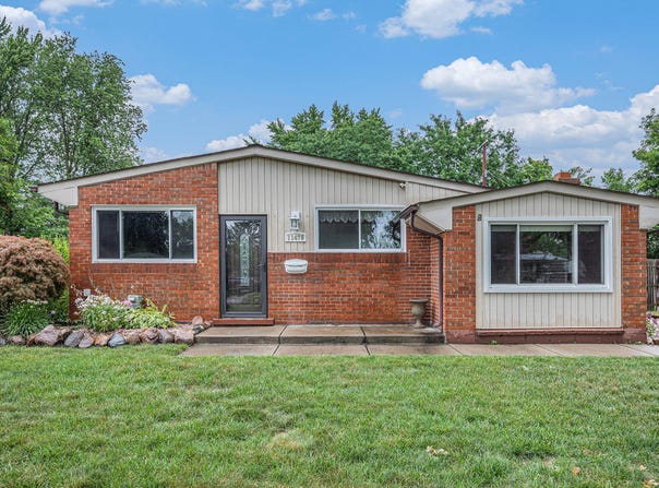 11479 Silver Drive, Sterling Heights, MI 48314