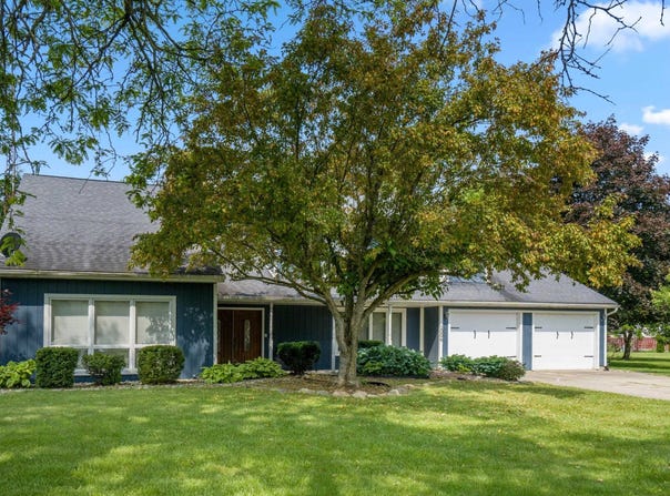 1006 Heather Ridge, Angola, IN 46703-2243