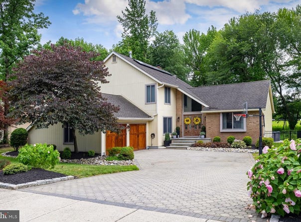 5 SAINT EMILION COURT, WEST DEPTFORD, NJ 08096