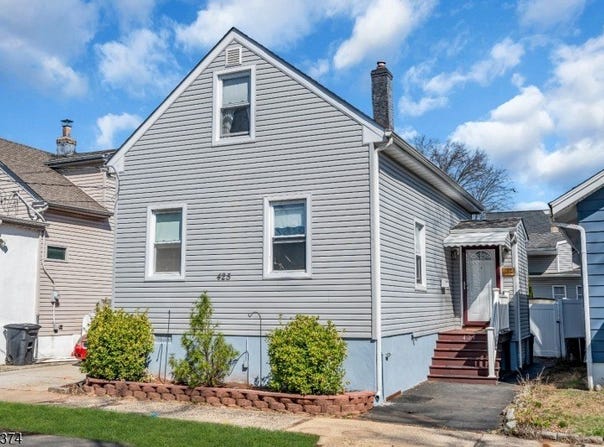 425 Lehigh Pl, Hillside Twp., NJ 07205-1907