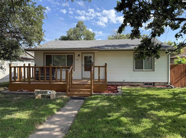 934 E 7th Ave, Hutchinson, KS 67501