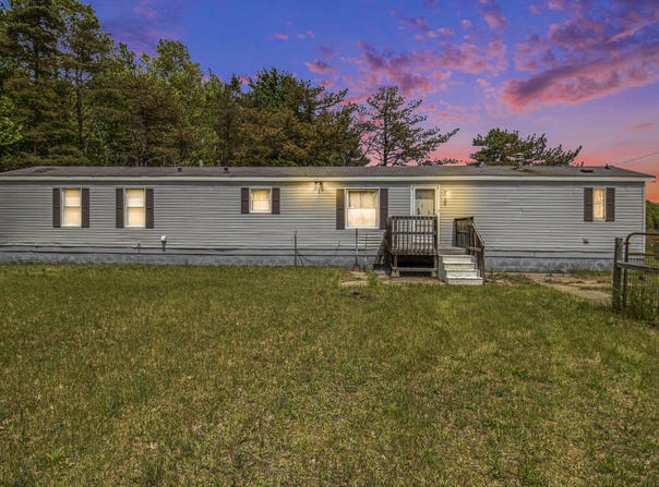 2405 175th Avenue, Morley, MI 49336