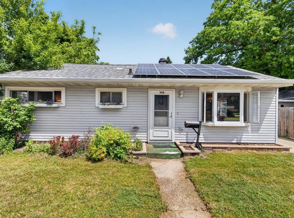 1618 E College Ave, Appleton, WI 54915