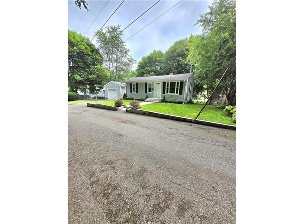 7 Edge Street, West Warwick, RI 02893