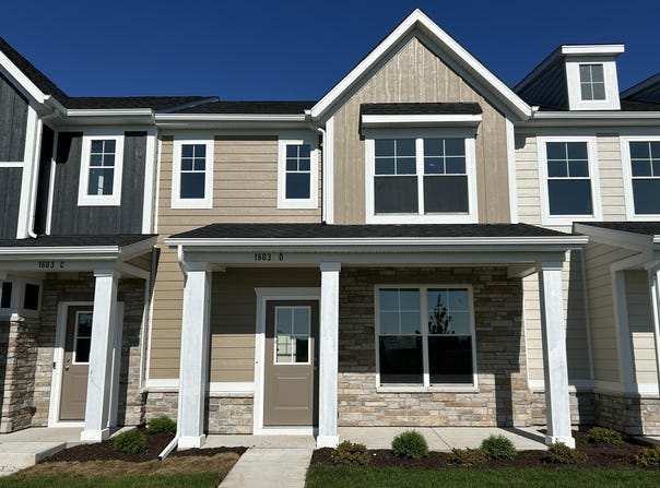 1603 Parkside Lane, Dyer, IN 46311