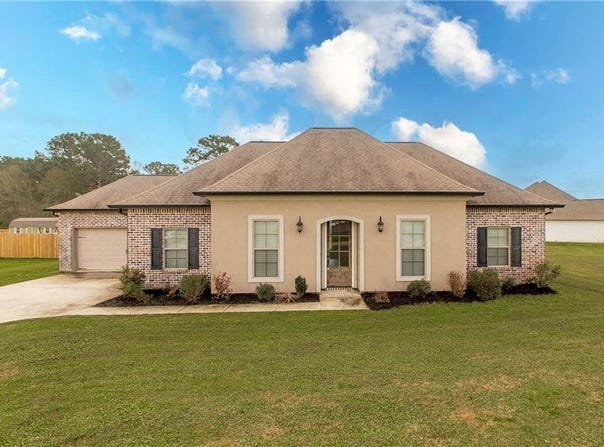 18382 Red Wolf Trail, Loranger, LA 70446