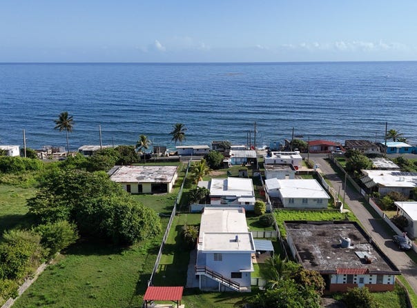 Casa Maui Bo. Islote, Arecibo, 00652