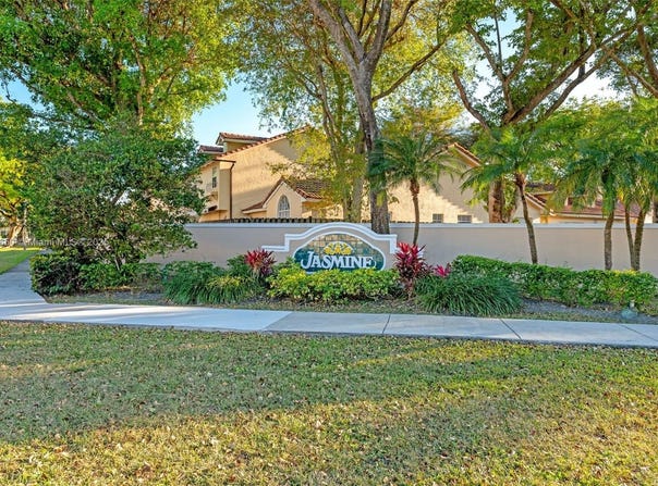 11060 SW 153rd Ct, Miami, FL 33196