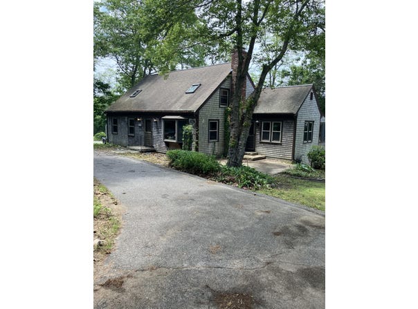 1094 County Road, Pocasset, MA 02559